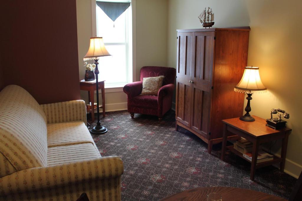 Hotel Selkirk Edmonton Room photo