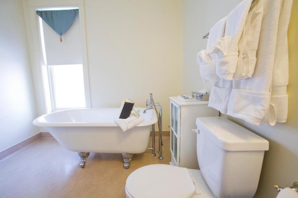 Hotel Selkirk Edmonton Room photo